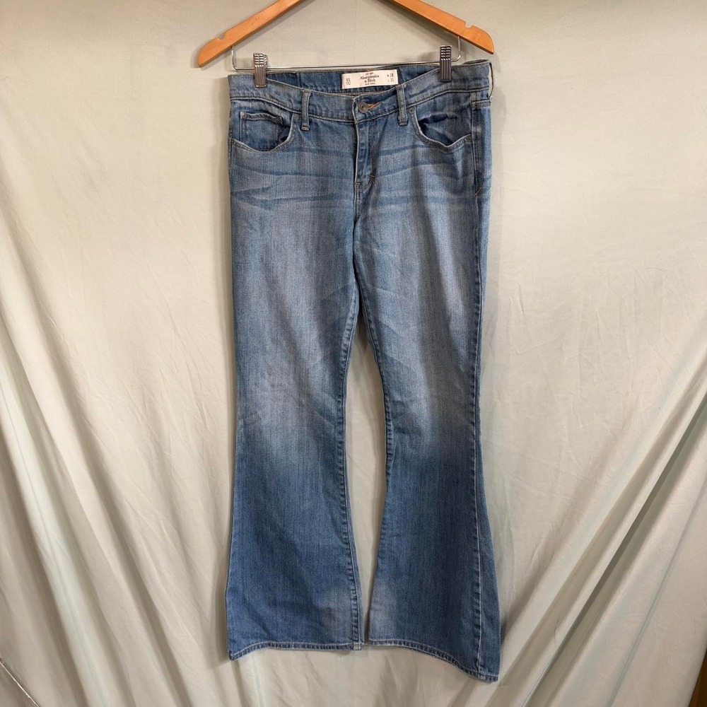 Abercrombie & Fitch Womens 6S Light Wash Flare Jeans W28 L31 Perfect Stretch